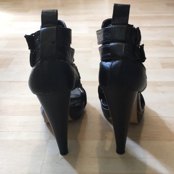 Yoki black vegan leather platform sandals w/studs - Picture 6 of 8